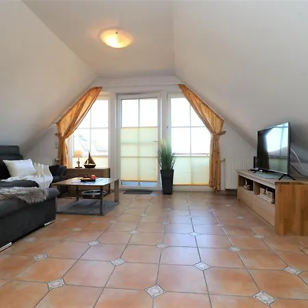 Birkenhof App 22 ヴストロ